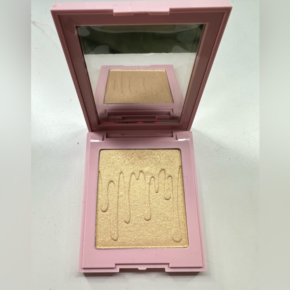 Kylie Cosmetics Highlight